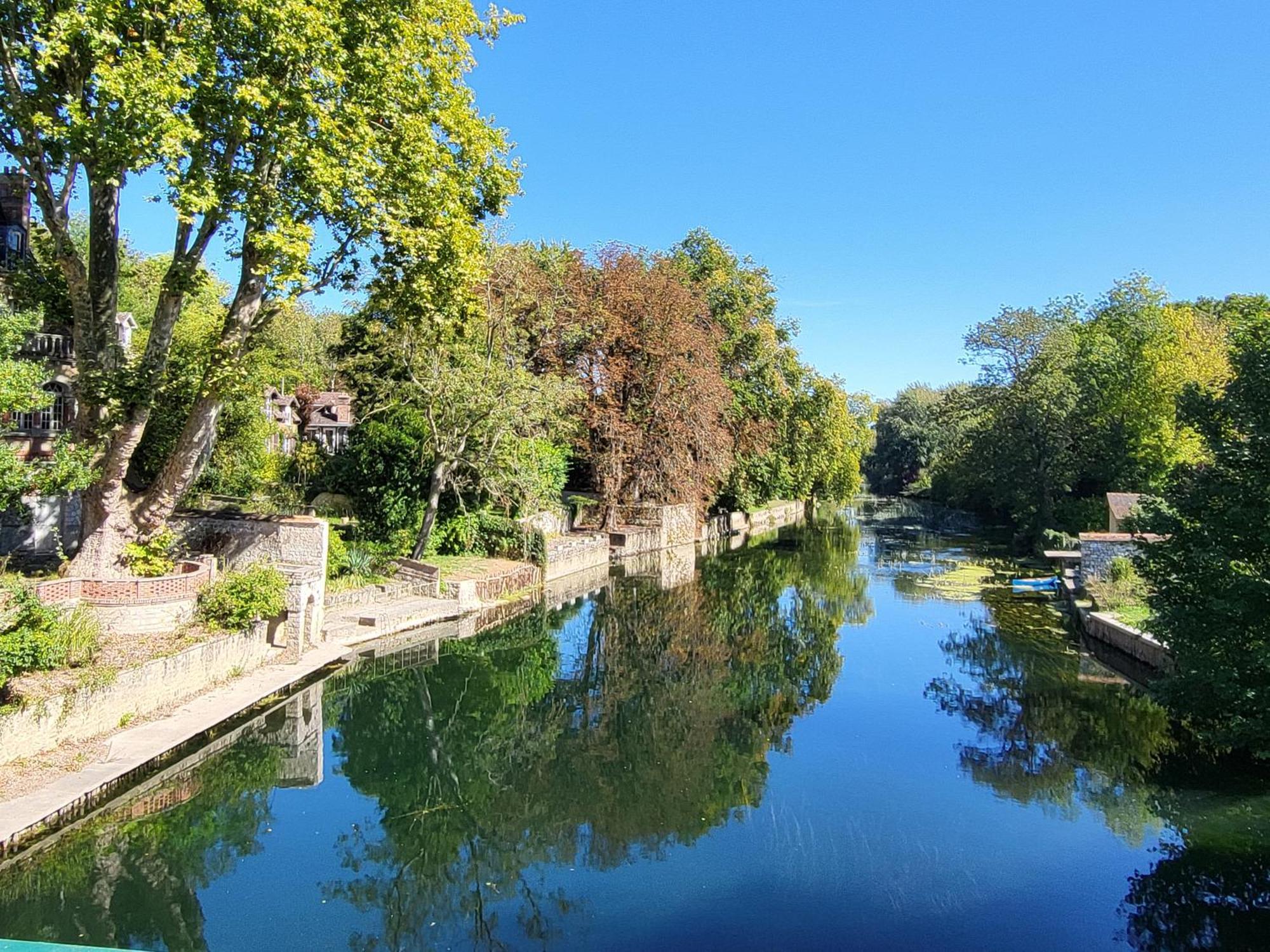 Bed and Breakfast Les Glycines Ури Экстерьер фото