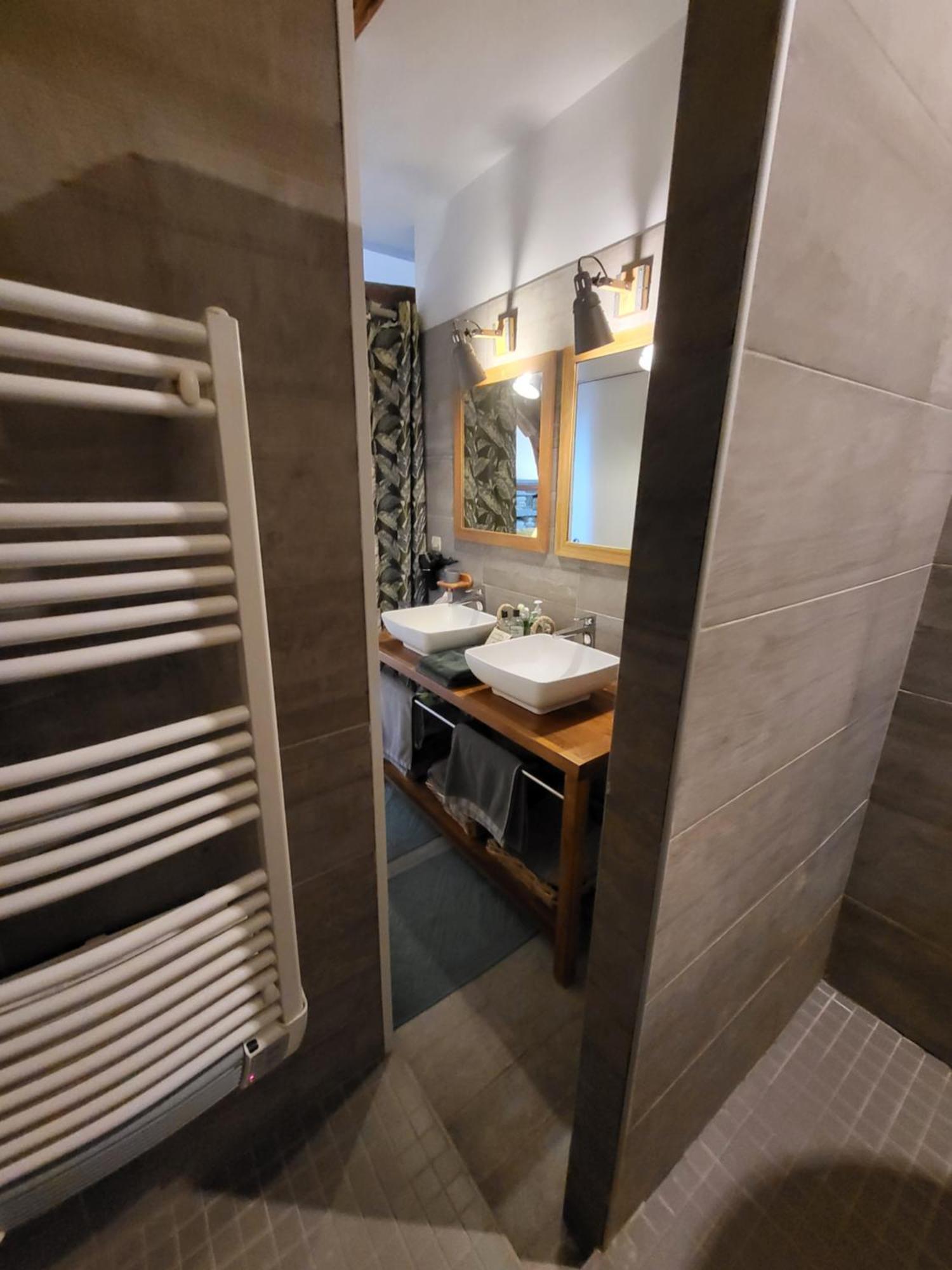Bed and Breakfast Les Glycines Ури Экстерьер фото