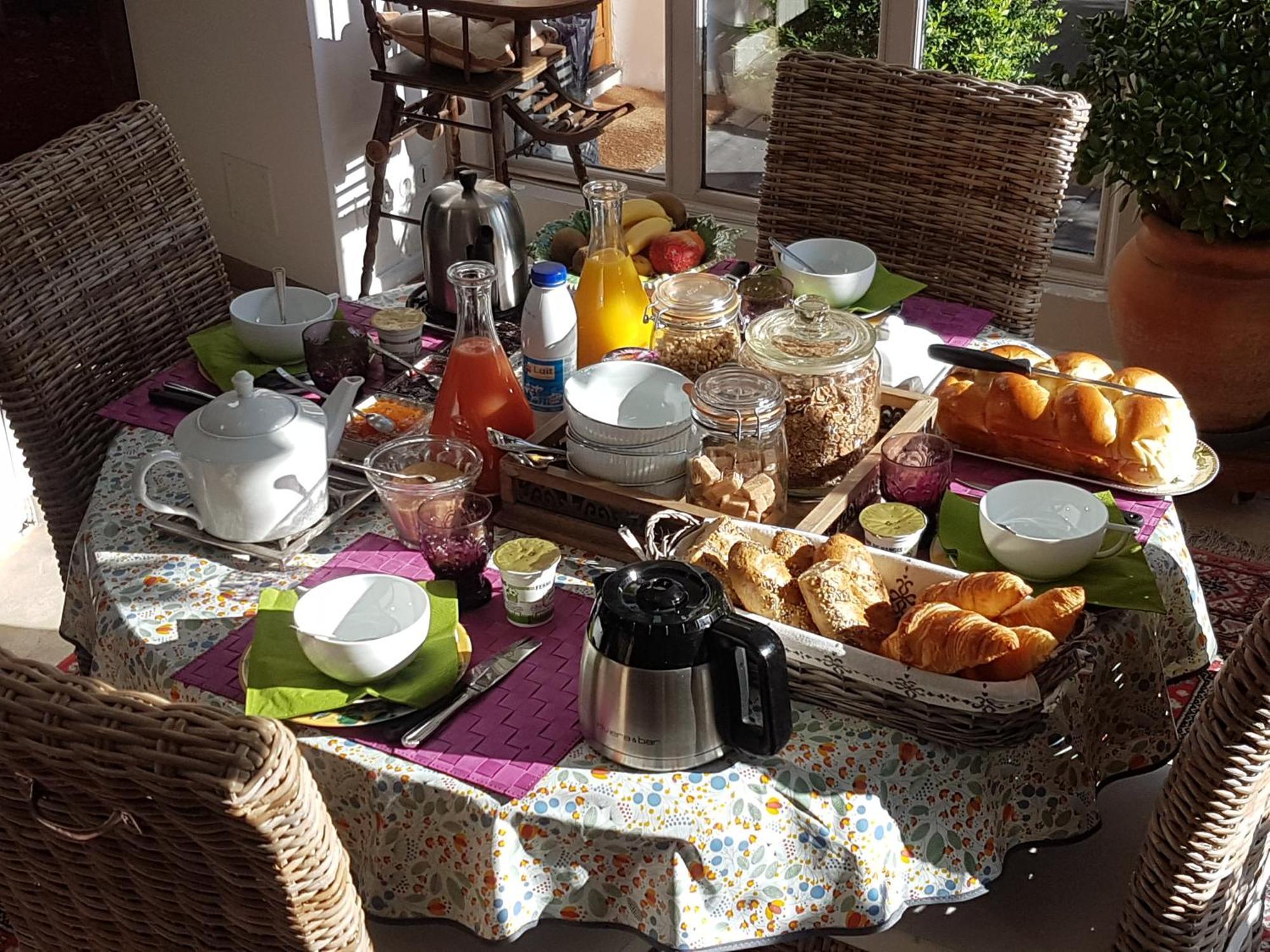 Bed and Breakfast Les Glycines Ури Экстерьер фото
